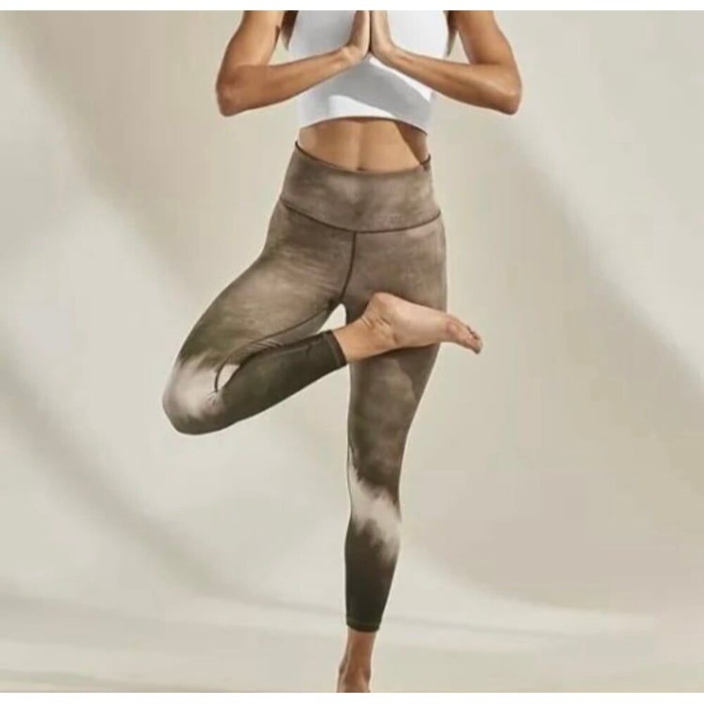 Athleta elation 7/8 leggings watercolor stripe in women’s size small tall